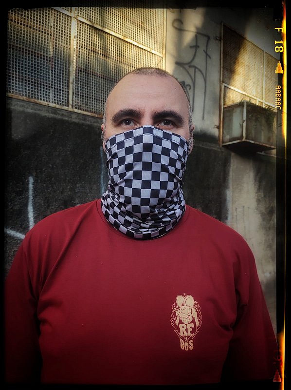 BANDANA TUBULAR - BUFF  Quadriculada Cinza e Preta